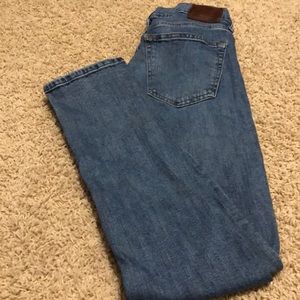 EUC Abercrombie Fitch Athletic Skinny Jeans 28x32